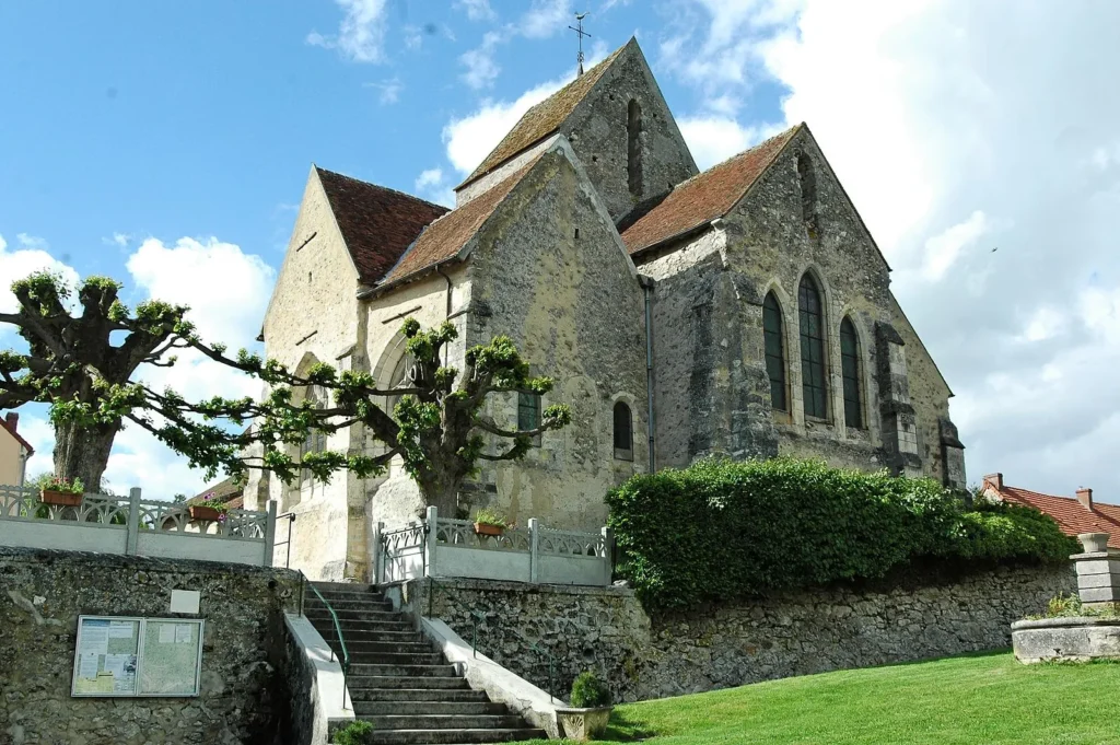 Taxi Baulne, monuments incontournables, Église Saint-Sulpice, Château de Baulne, Étangs de la Folie, réservation de taxi, tourisme, visites, déplacements,